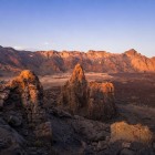 The sunset light illuminates the rocks of Las Cañadas del Teide, revealing pinnacles, lava flows and time-sculpted formations in a spectacular lunar landscape.