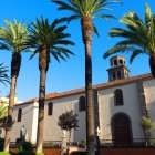 From Plaza Doctor Olivera, the Church of La Concepción reveals volcanic stone, tiled roofs and colonial forms: an essential stop in La Laguna’s UNESCO-listed historic centre.