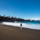 At Playa de La Arena in Puerto de Santiago, volcanic sand meets the Atlantic waves: a bright setting, perfect for walking and relaxing.
