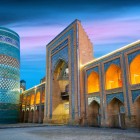 The details of Kalta Minor and the Muhammad Amin Khan Madrasa reveal the charm of Itchan Kala, amid turquoise tiles, arches and the 19th-century splendour of Khiva.