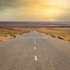 Along the A380, between Khiva and Bukhara, the Kyzylkum unfolds into endless expanses, dunes and silence: an evocative journey into the heart of the ancient Silk Road.