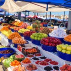 The walk continues through the fruit section, among melons, watermelons, peaches, apricots and other produce grown in Uzbekistan’s fertile regions.