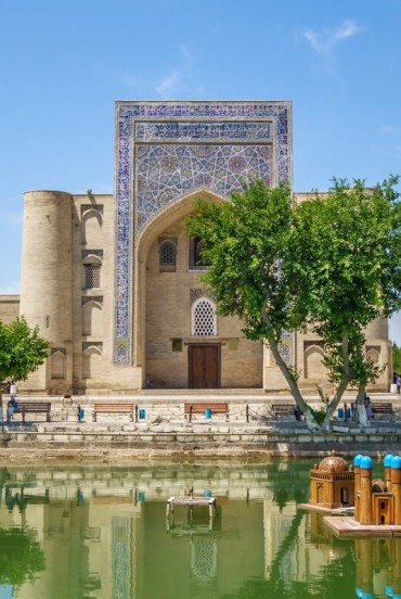 Labi Hauz and the Nodir Divan-Begi Madrasa in Bukhara’s historic centre