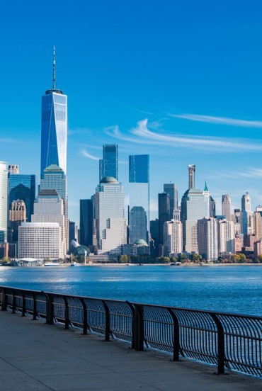 Lower Manhattan skyline with One World Trade Center viewed from the New Jersey waterfront.
