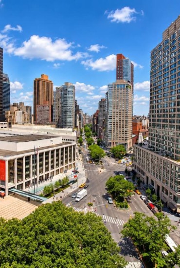 Lincoln Center Plaza with the facade of the Metropolitan Opera House in Manhattan, New York.